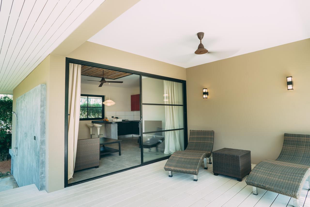 Le Motu Hotel Taling Ngam  Ngoại thất bức ảnh